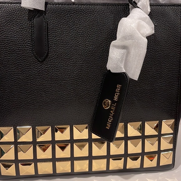 MICHAEL Michael Kors Sinclair NWT Tote Bag with front Gold Studs and top zipper - Picture 2 of 16